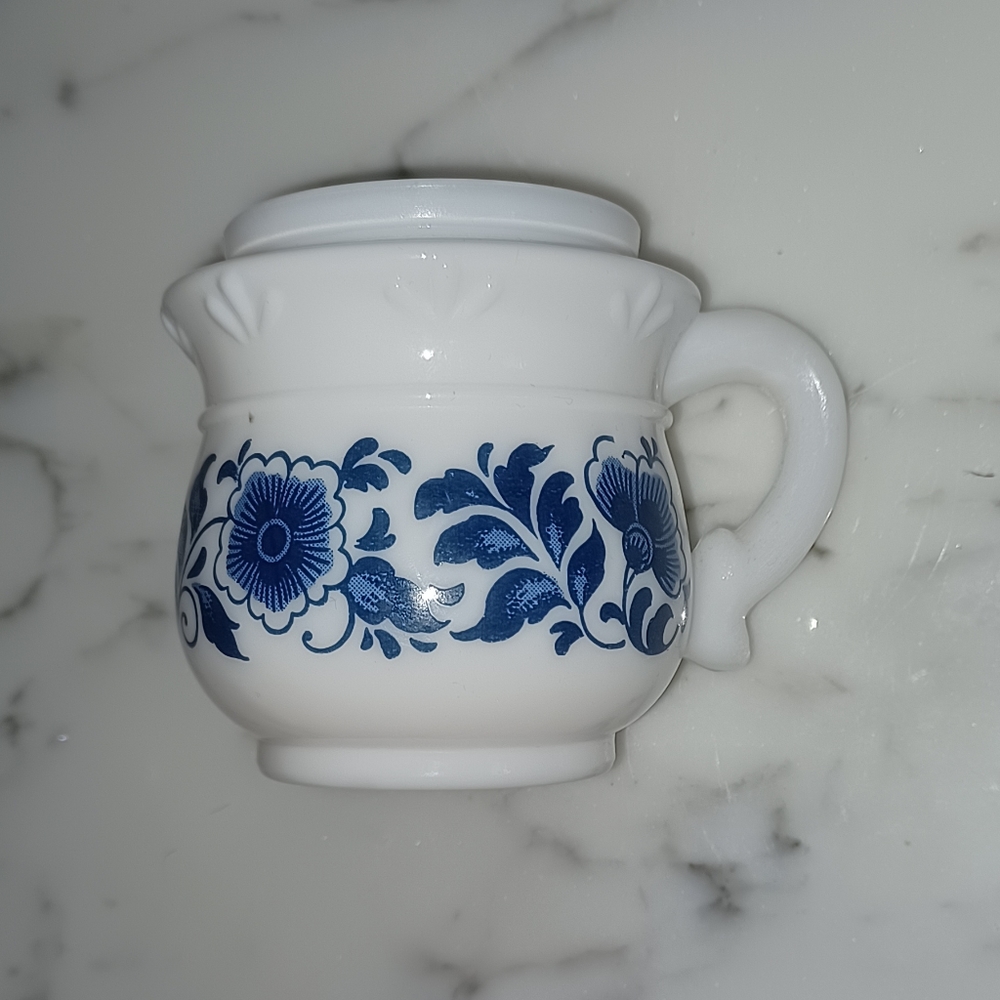 Avon vintage Milk Glass Delft Blue tea cup skin softener 30424 teacup vanity set